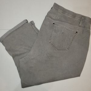 🌺4/20 bundle 🌺Time and Tru capri jegging. 2x gray.